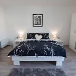 Apartman Iva * Zára